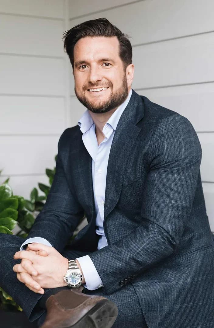 Dr Theo Birch | Specialist Plastic & Reconstructive Surgeon - Image 2