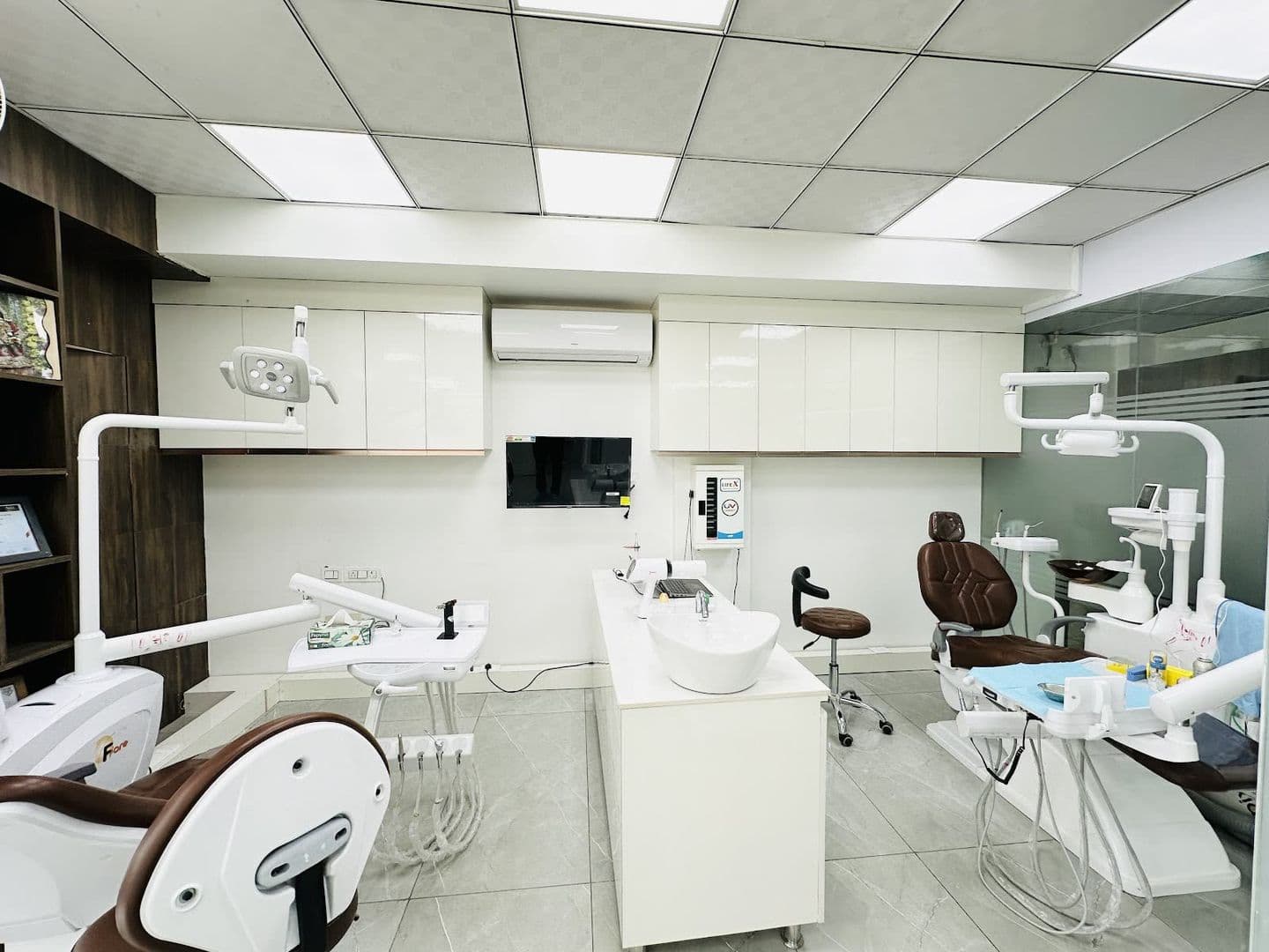 Denz Aesthetics Dental and Maxillofacial Clinic - Anti Aging Center - Image 4