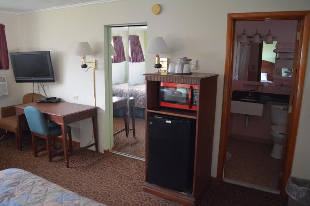 WYE Motor Lodge - Affordable hotel in Duncansville - Image 2