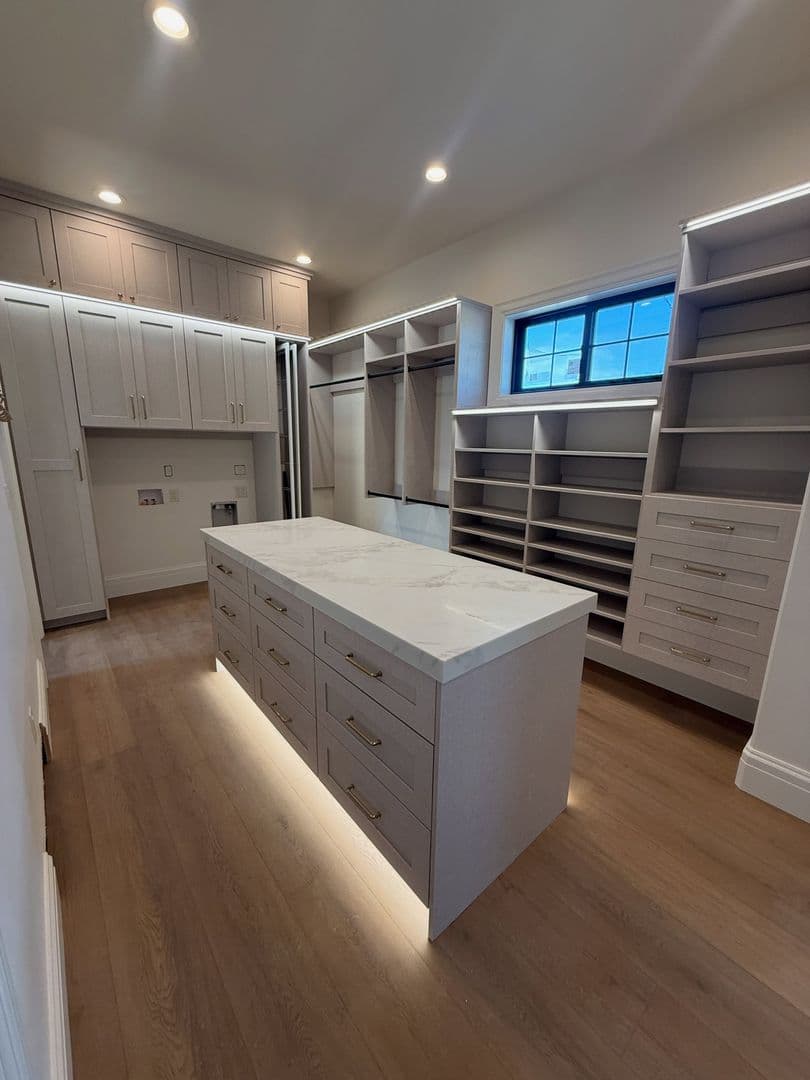 Taylor Made Closets - Image 4